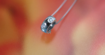 301�^K18PG�_�C���l�b�N���X